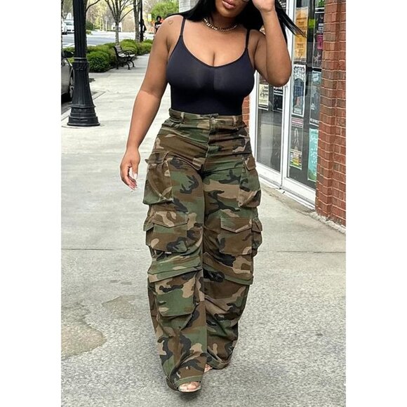 Wide Leg High Waisted Camo Cargo Jeans for All Seasons - Plus Size Available - Picture 3 of 7